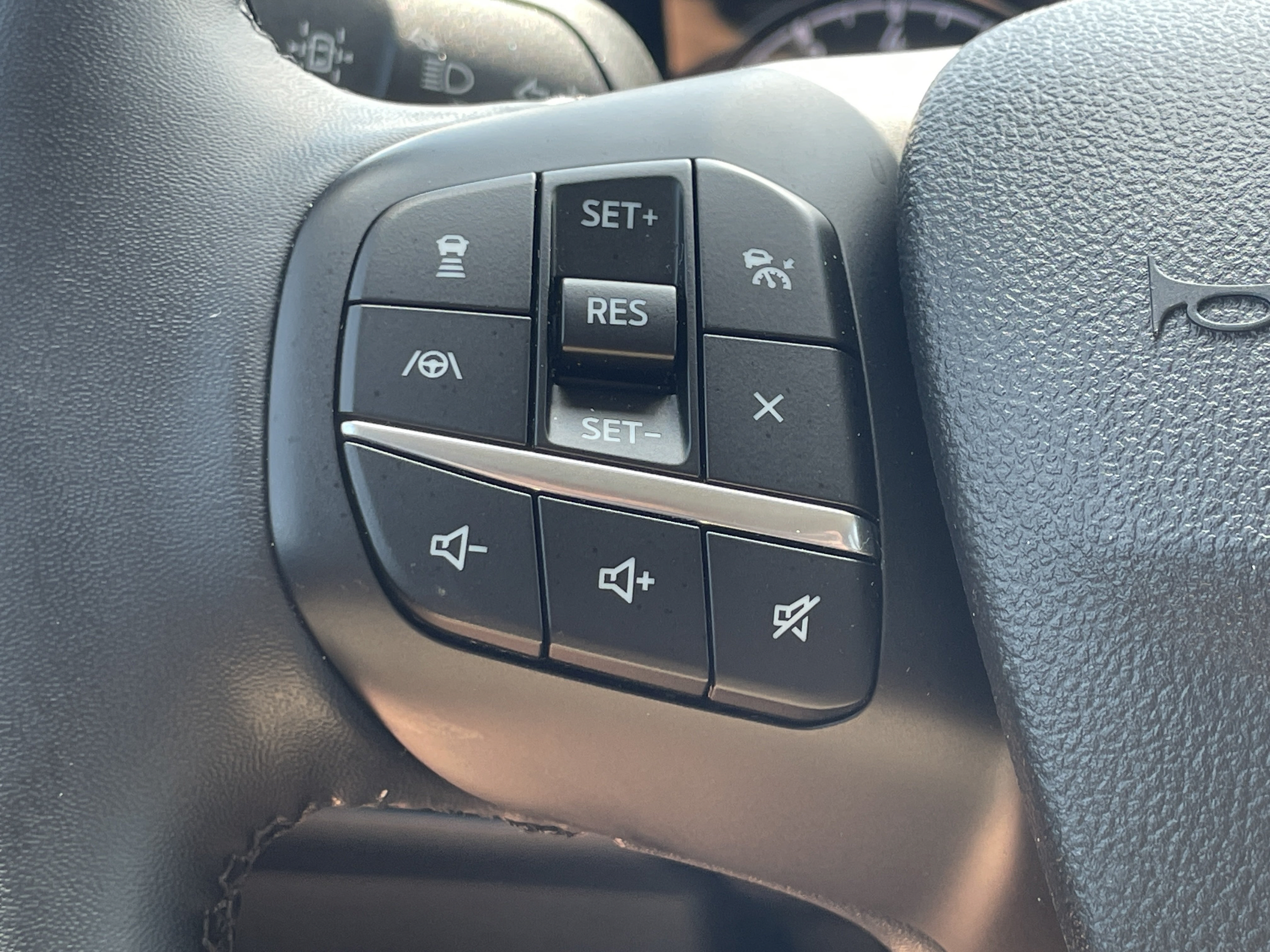Used 2024 Ford Maverick Lariat w/ Black Appearance Package AWD/4WD image 18
