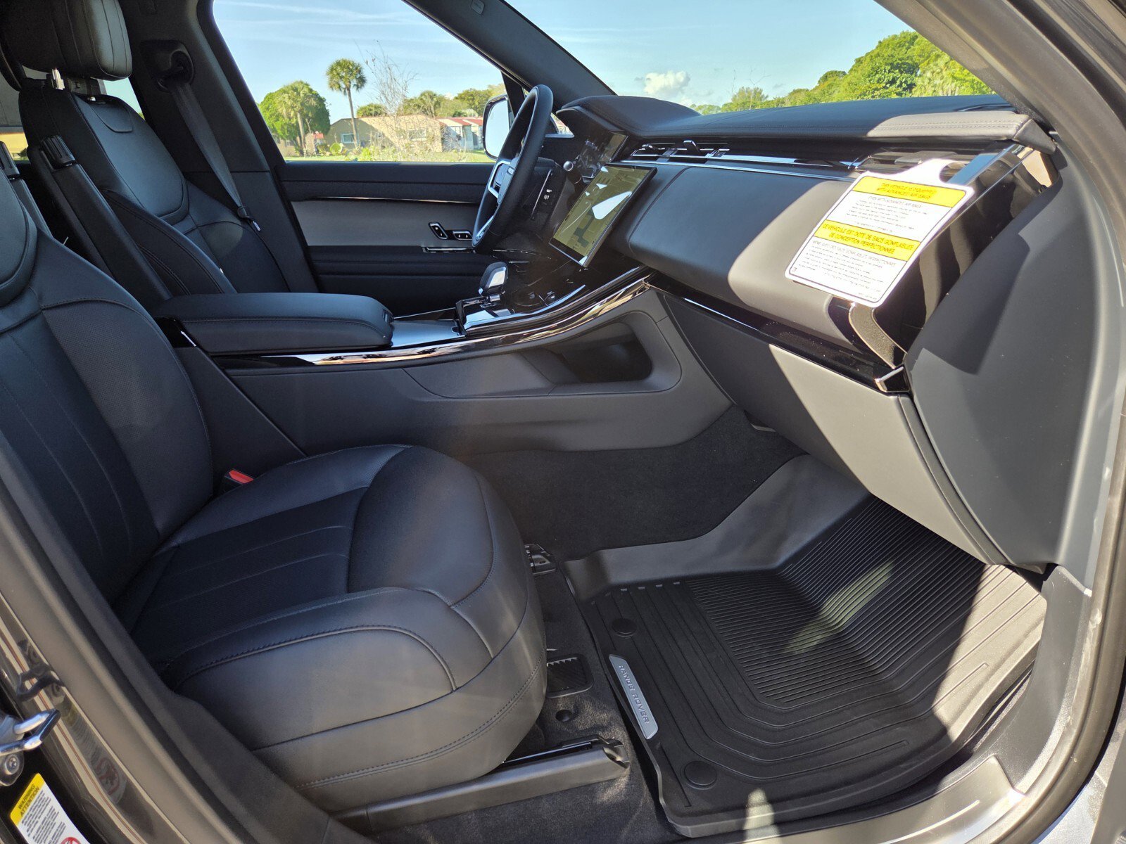 New 2026 Land Rover Range Rover Sport SE image 3