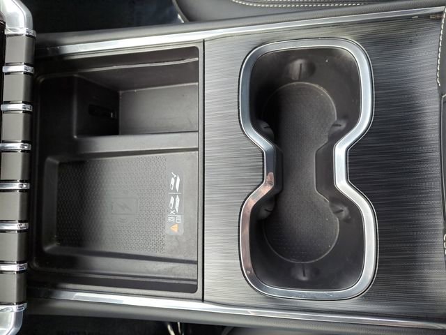 Used 2024 GMC Acadia Elevation image 34