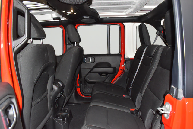 Used 2022 Jeep Wrangler Unlimited Sahara w/ Dual Top Group AWD/4WD image 19