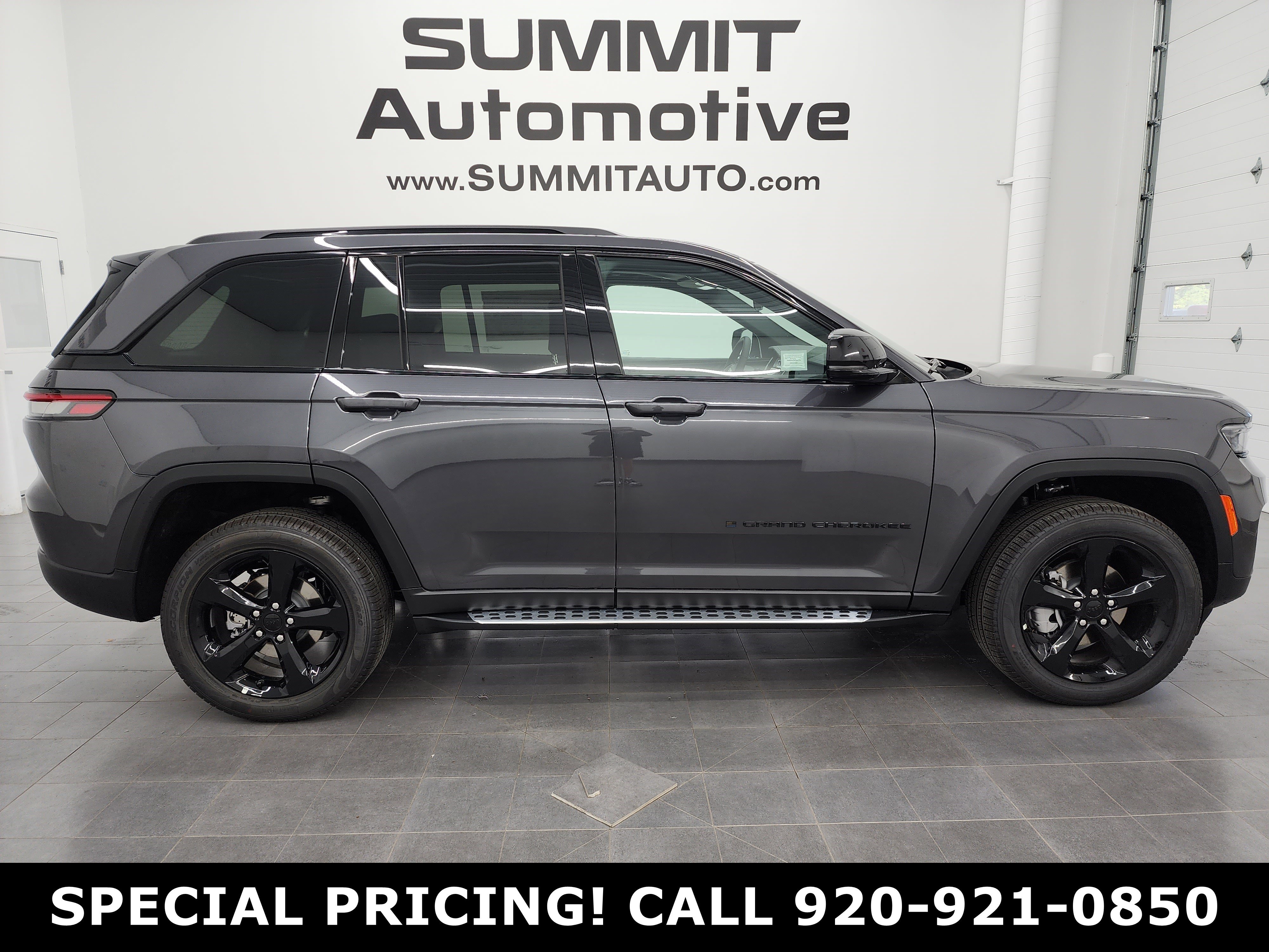 New 2025 Jeep Grand Cherokee Limited w/ Black Appearance Package