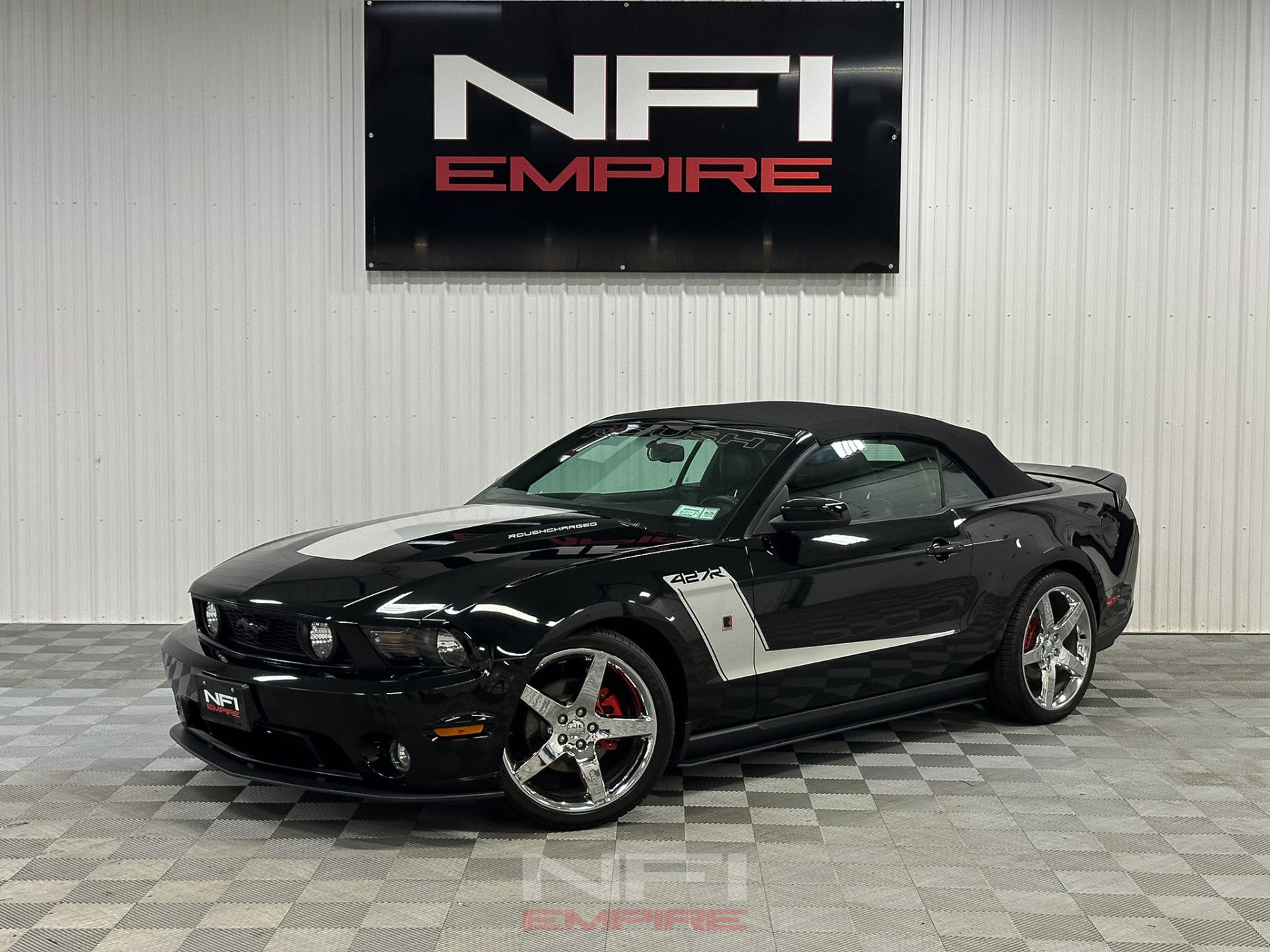 Used 2010 Ford Mustang GT image 2