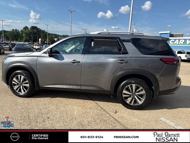Certified 2025 Nissan Pathfinder SL w/ Black Appearance Package FWD image 16