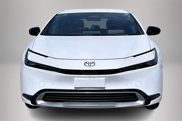 Used 2025 Toyota Prius Plug-In Hybrid image 3