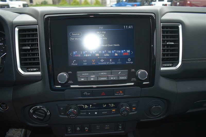Used 2023 Nissan Frontier SV w/ SV Convenience Package AWD/4WD image 17
