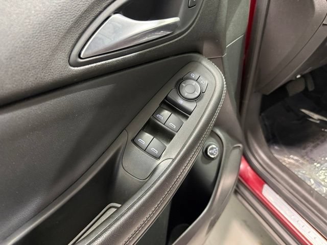 Certified 2021 Buick Encore GX Select w/ Advanced Technology Package FWD image 12