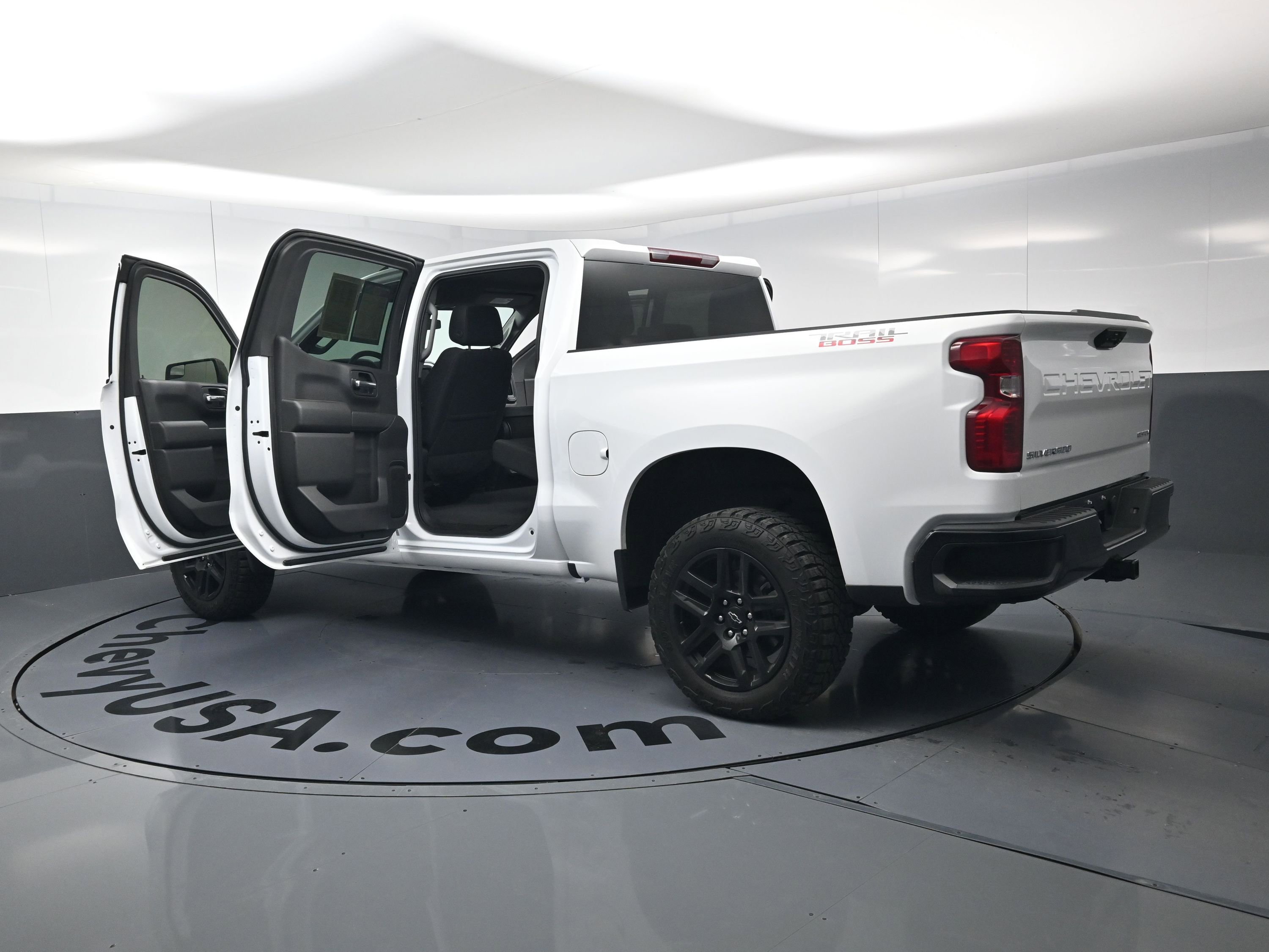 Used 2024 Chevrolet Silverado 1500 Custom Trail Boss w/ LPO, Dark Essentials Package image 44