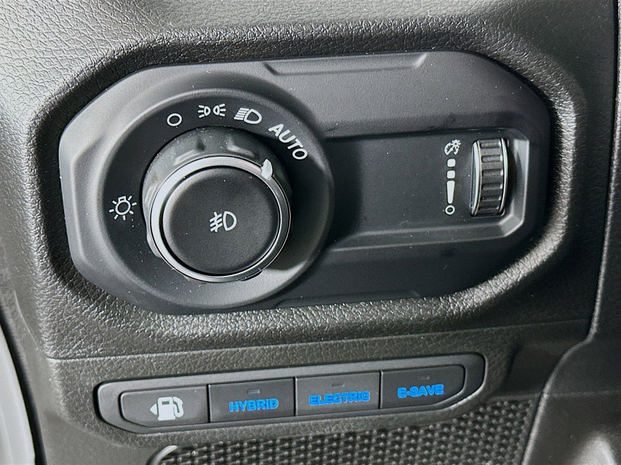 Used 2024 Jeep Wrangler Willys image 16