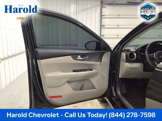 Used 2020 Kia Forte LXS FWD image 14