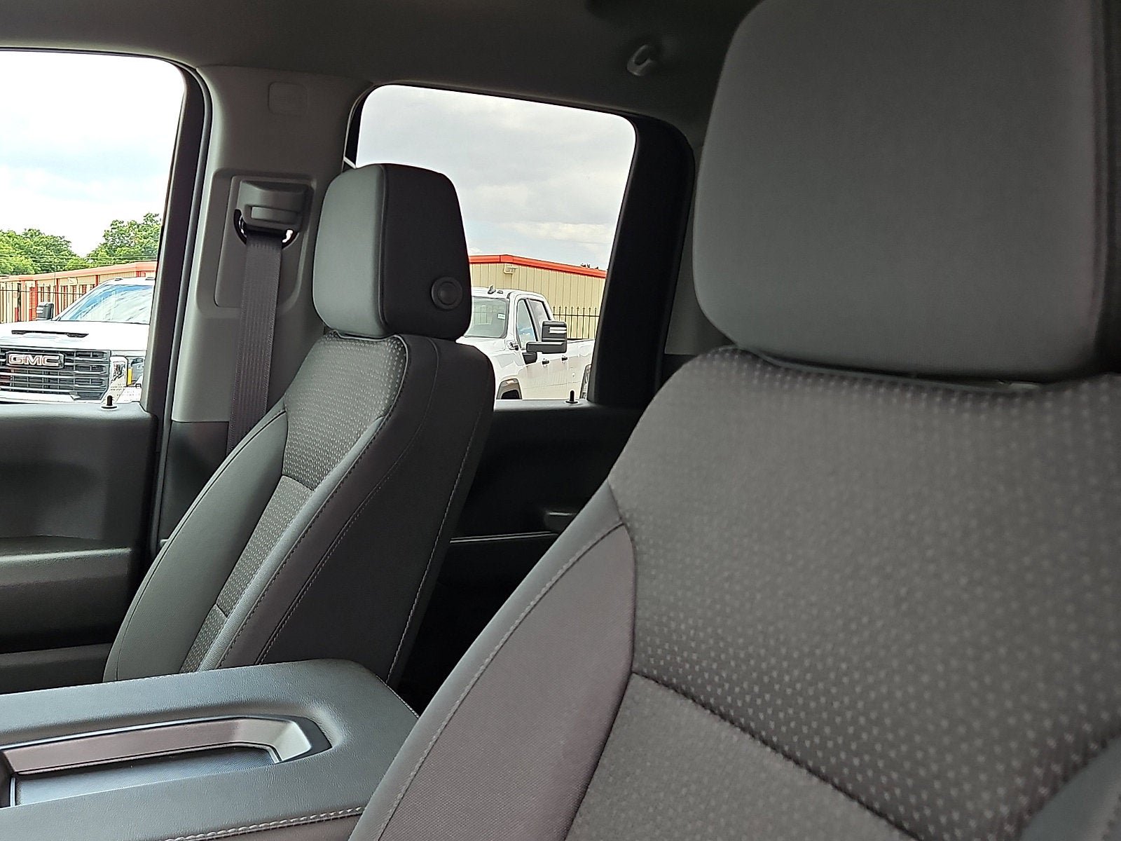 New 2026 GMC Sierra 2500 Pro w/ Convenience Package AWD/4WD image 11