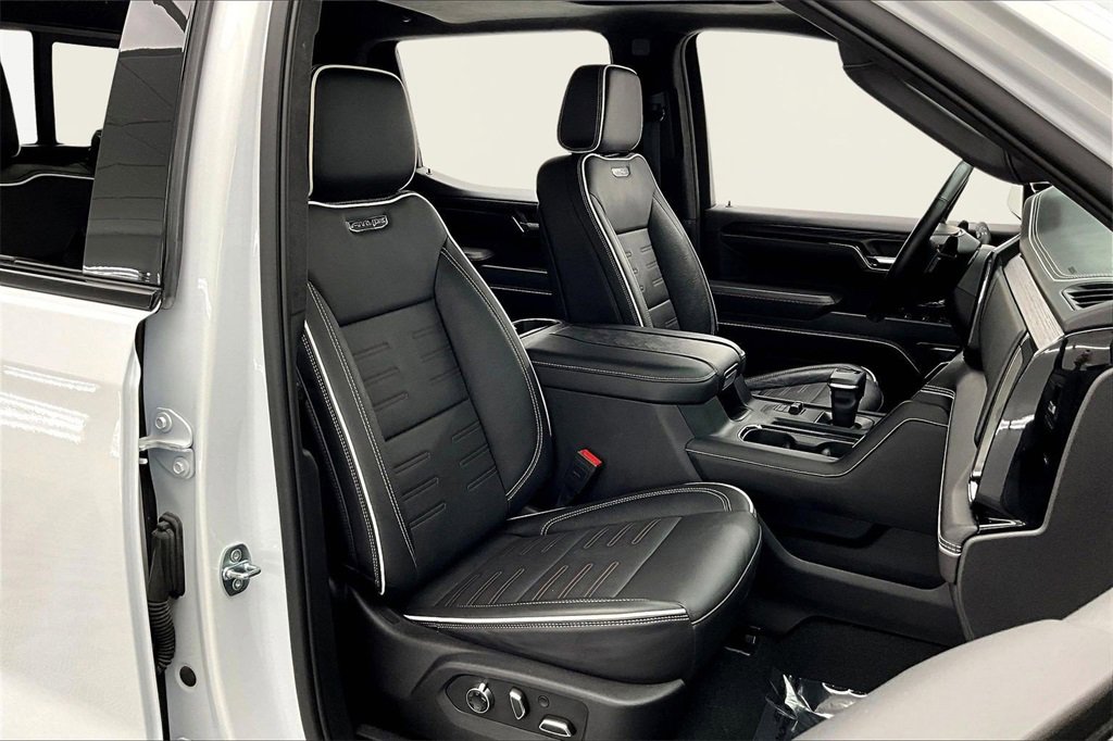 Used 2023 GMC Sierra 1500 AT4X image 7