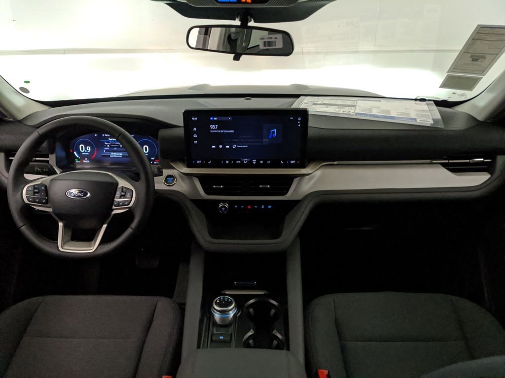 New 2025 Ford Explorer Active image 13