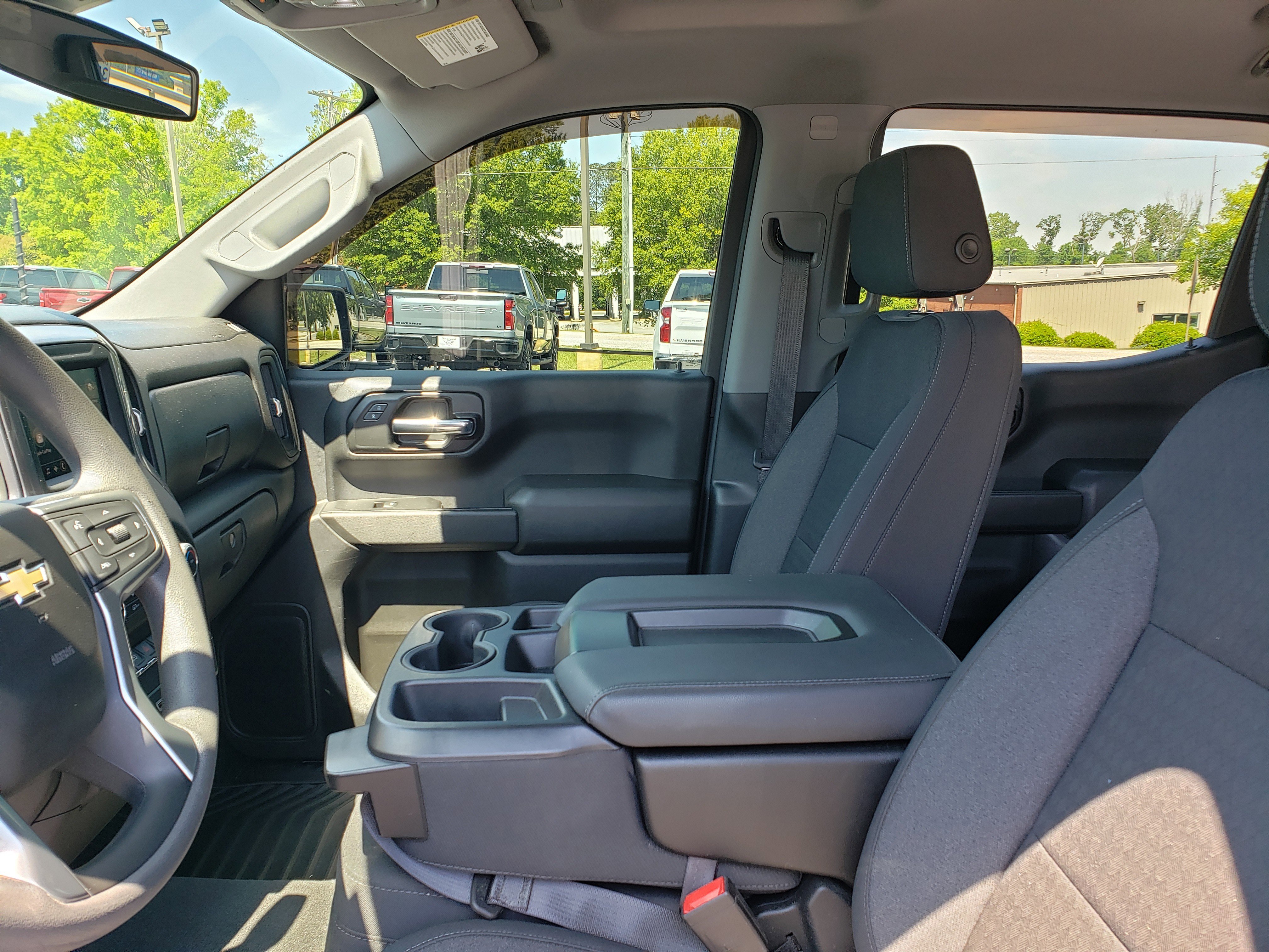 Used 2022 Chevrolet Silverado 1500 Custom w/ Safety Confidence Package AWD/4WD image 23