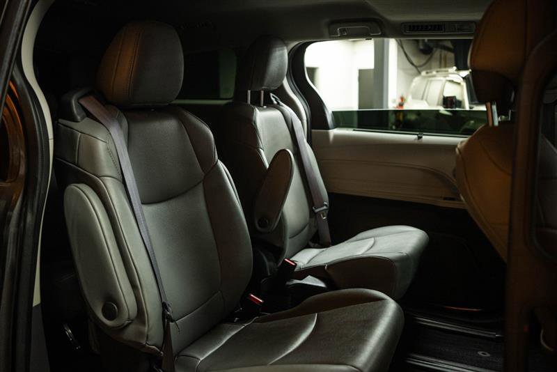 Used 2023 Toyota Sienna XLE image 13