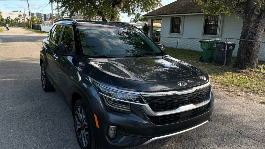 Used 2021 Kia Seltos SX w/ SX Sunroof Package image 4