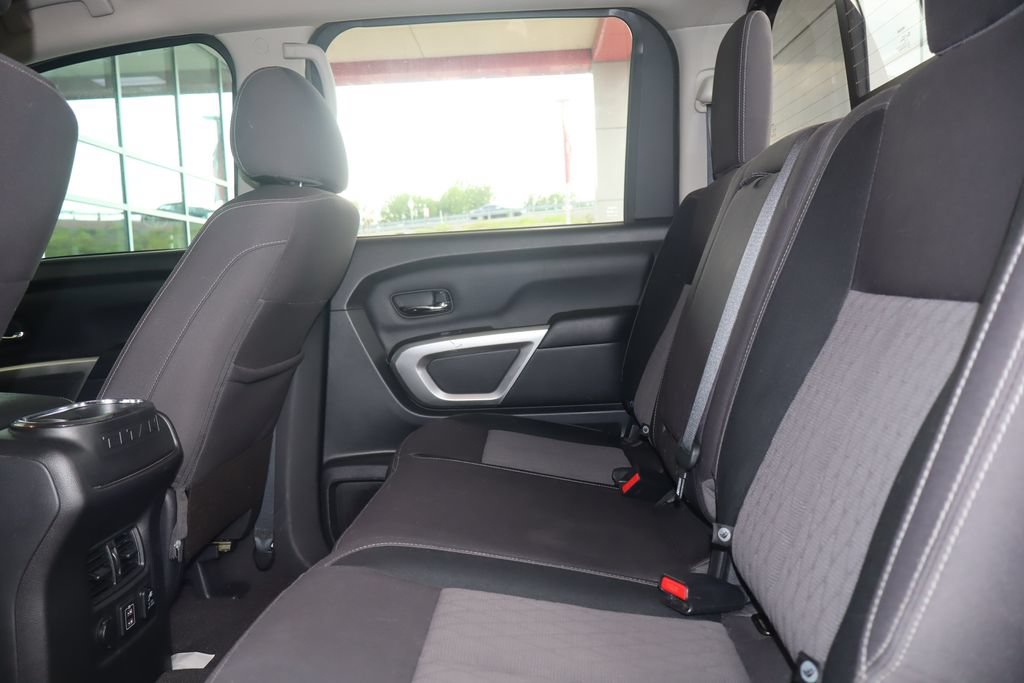 Used 2021 Nissan Titan SV w/ SV Convenience Package AWD/4WD image 30