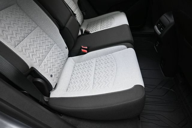 Used 2023 Chevrolet Equinox LT FWD image 28