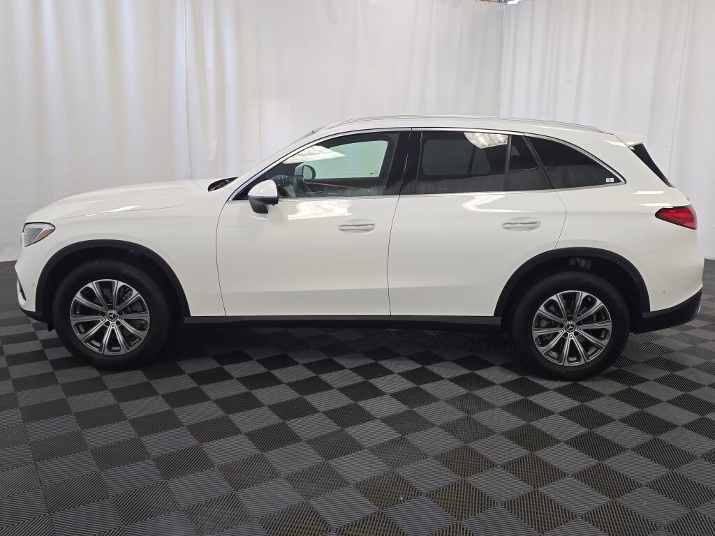 Used 2025 Mercedes-Benz GLC 300 GLC 300 image 3