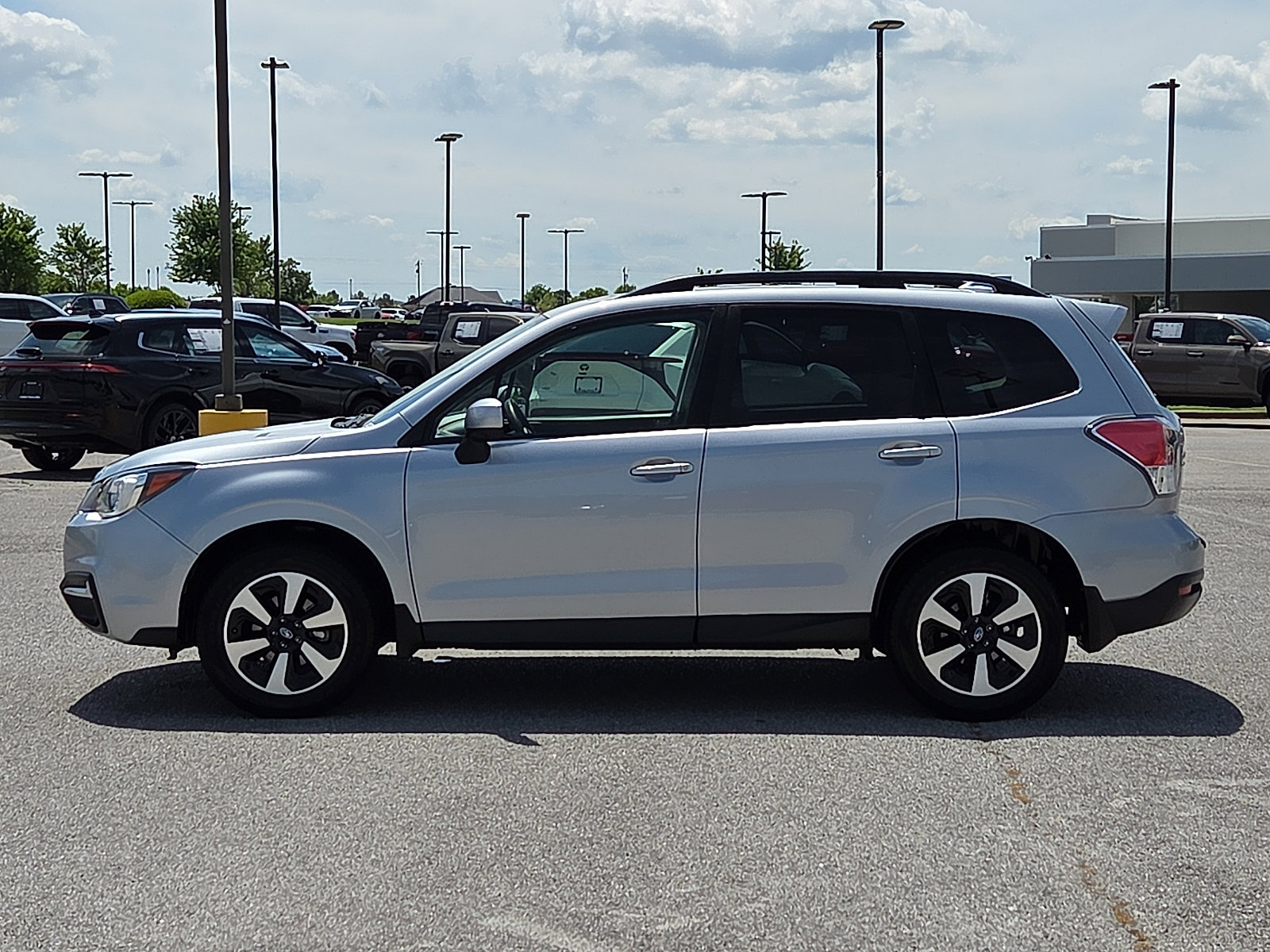Used 2018 Subaru Forester 2.5i Premium w/ Protection Package #1 AWD/4WD image 3
