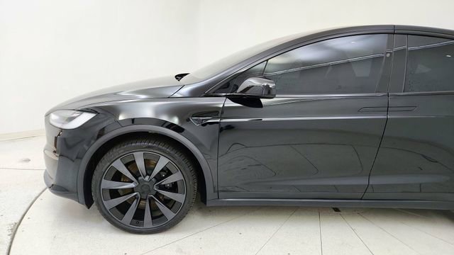 Used 2022 Tesla Model X image 9