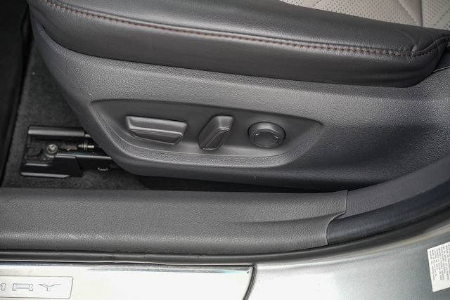Used 2018 Toyota Camry XLE w/ Protection Package (Q2) FWD image 24