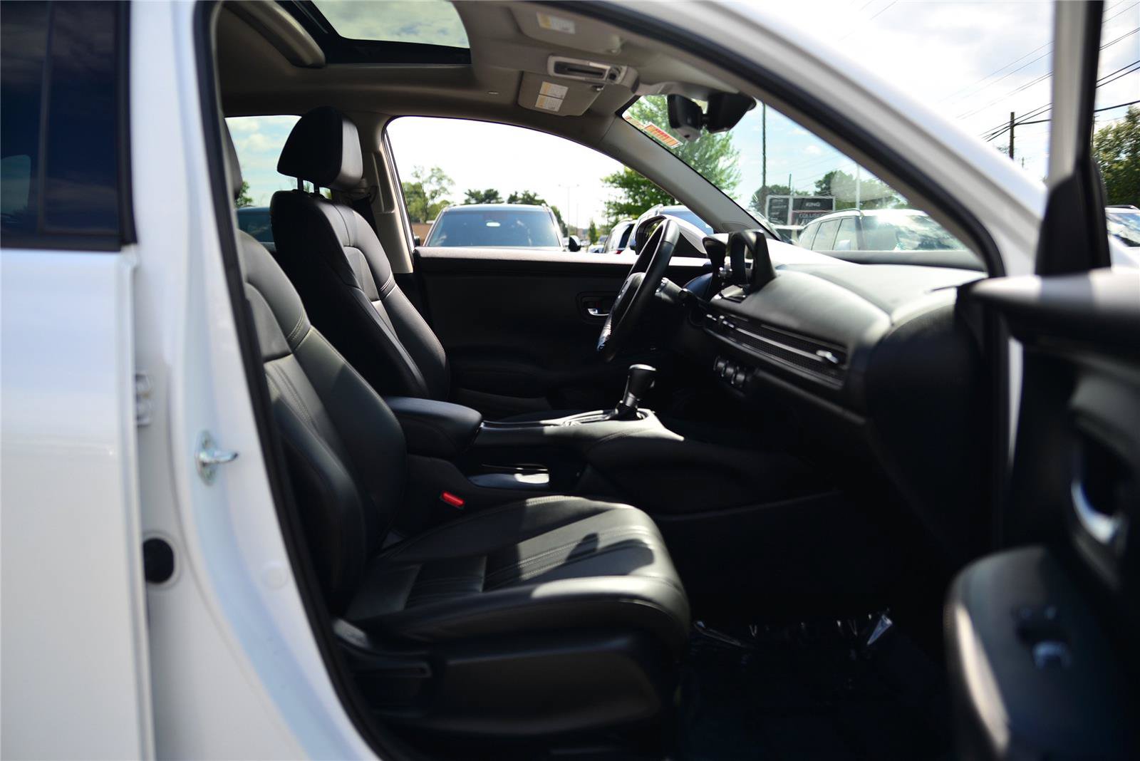 Used 2023 Honda HR-V EX-L image 14