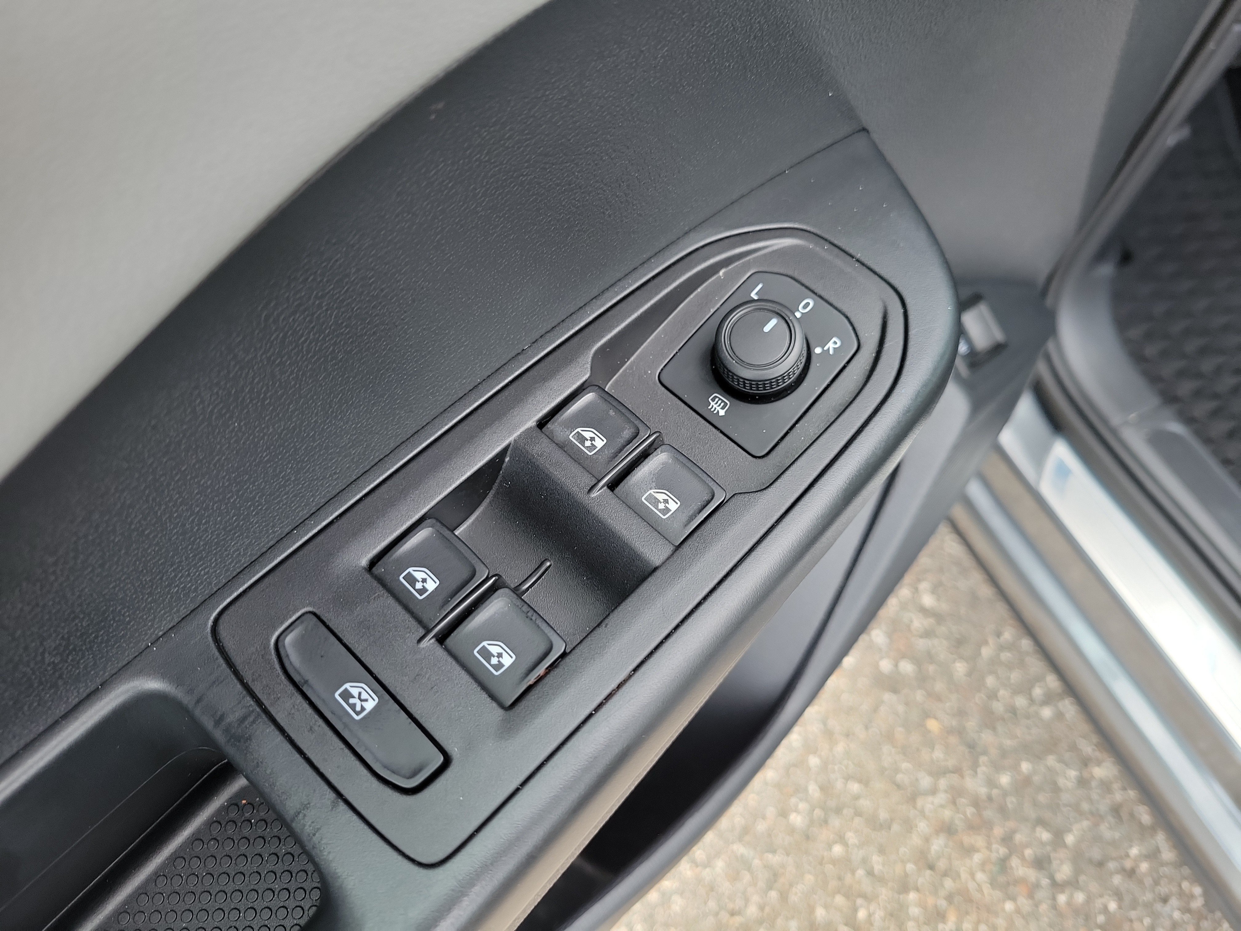 Used 2023 Volkswagen Taos SE AWD/4WD image 21