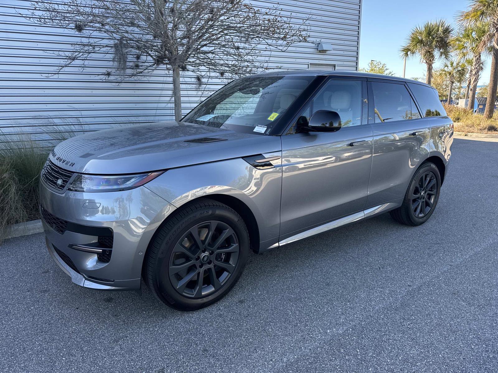 Certified 2025 Land Rover Range Rover Sport Dynamic SE image 1