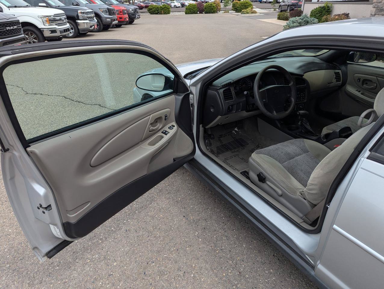 Used 2003 Chevrolet Monte Carlo LS FWD image 8