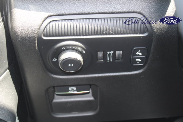 Used 2022 Jeep Wagoneer Series II w/ Rear Seat Video Group 1 RWD image 19