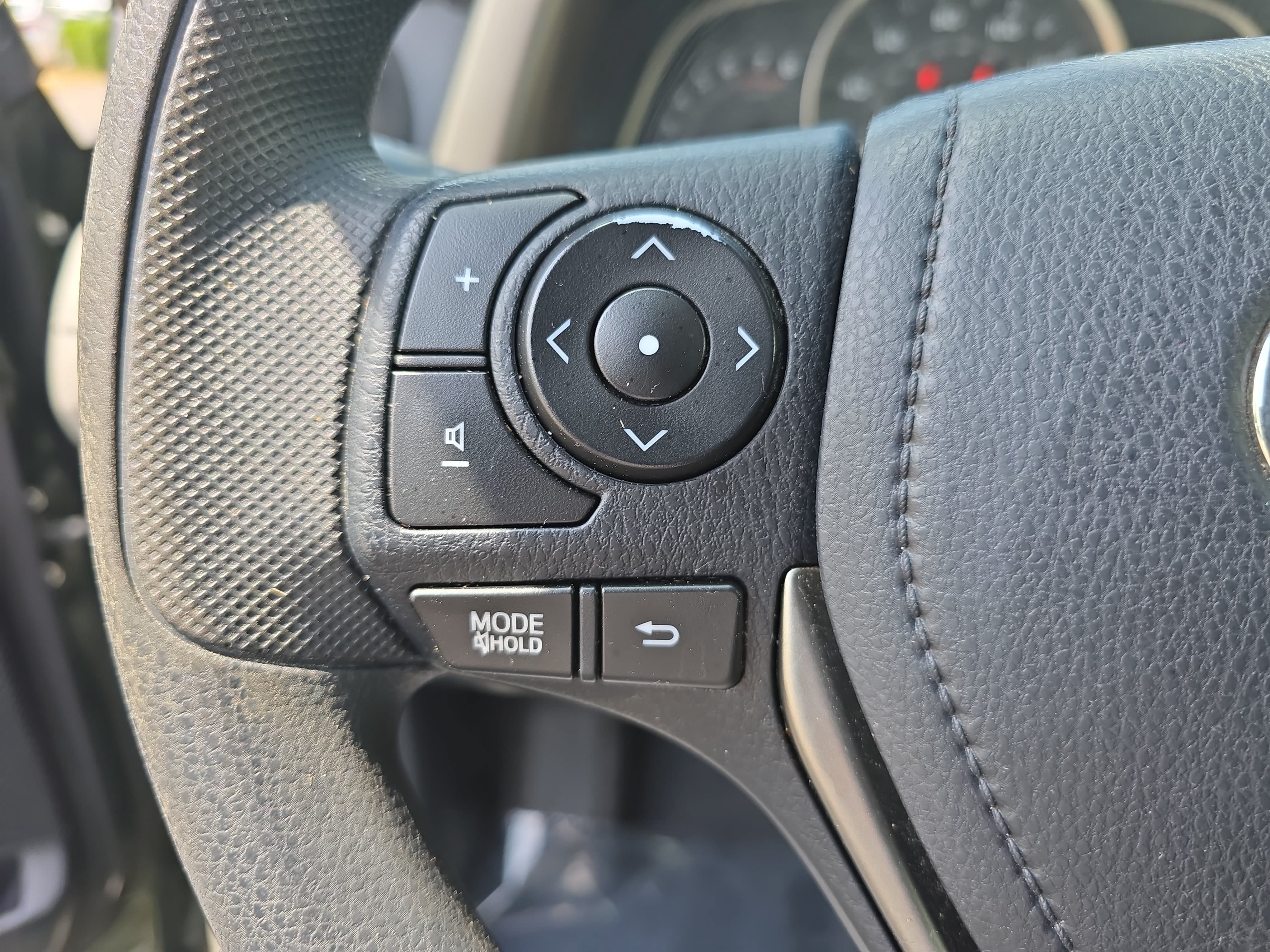 Used 2013 Toyota RAV4 LE FWD image 17