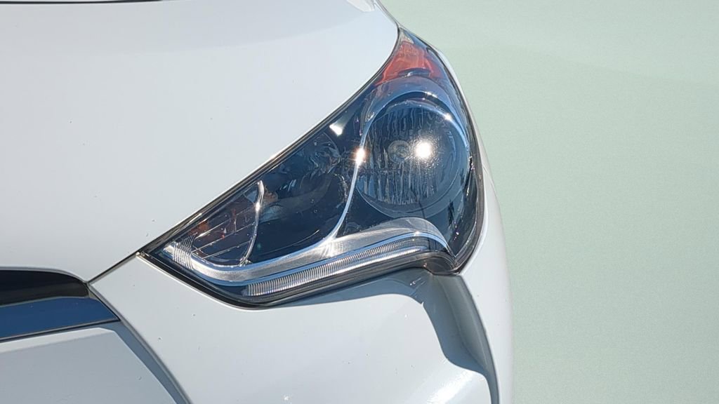 Used 2015 Hyundai Veloster w/ Option Group 02 FWD image 23