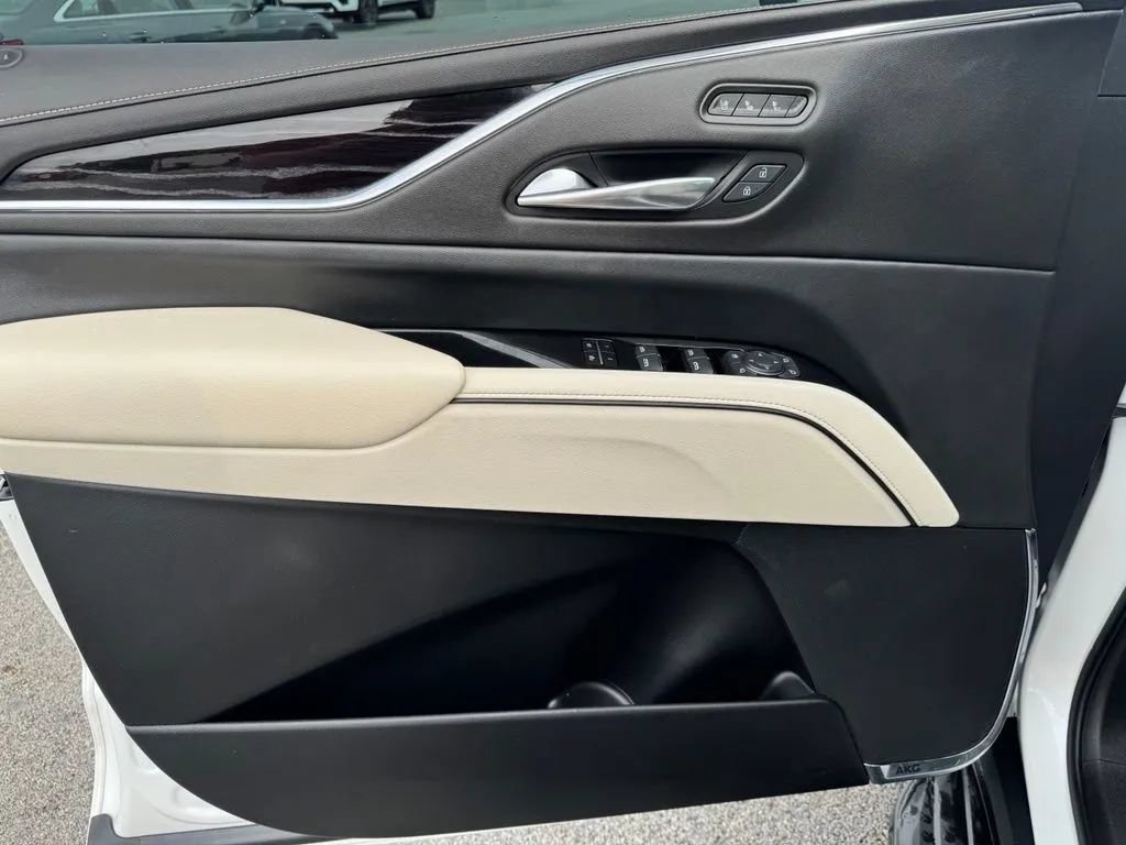 Used 2021 Cadillac Escalade Sport w/ LPO, Illumination Package AWD/4WD image 12
