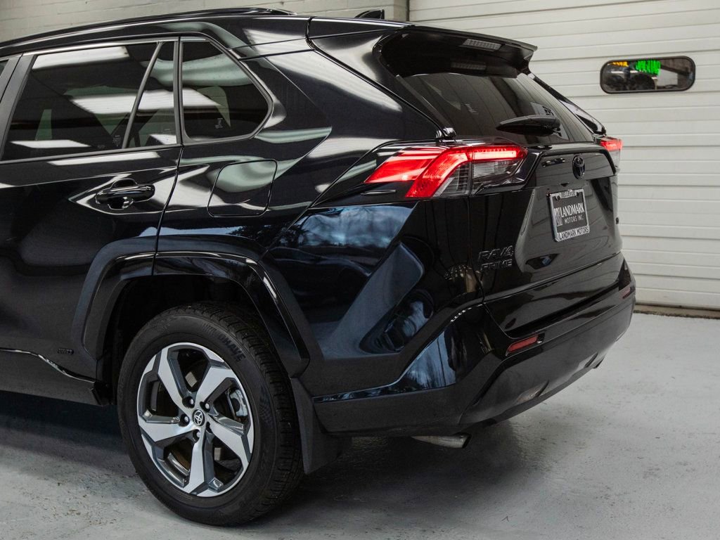 Used 2021 Toyota RAV4 SE image 36