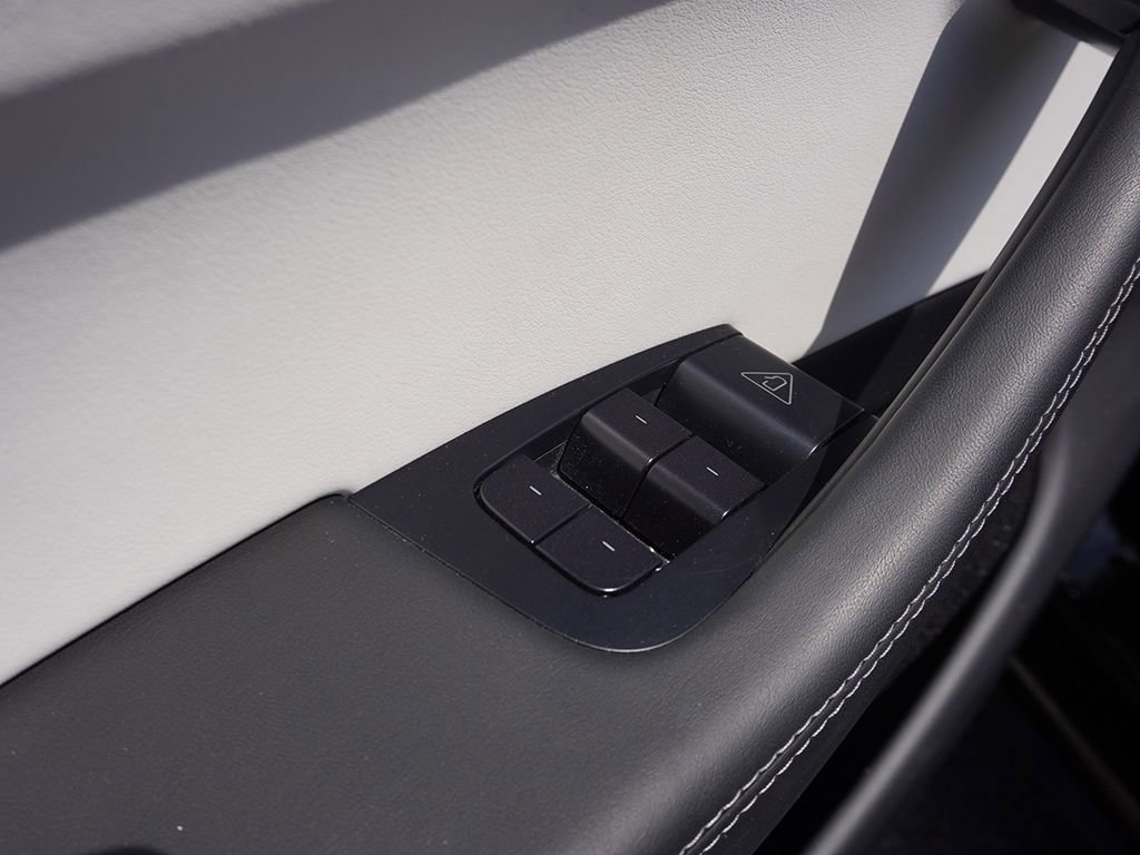 Used 2026 Tesla Model Y Long Range AWD/4WD image 39