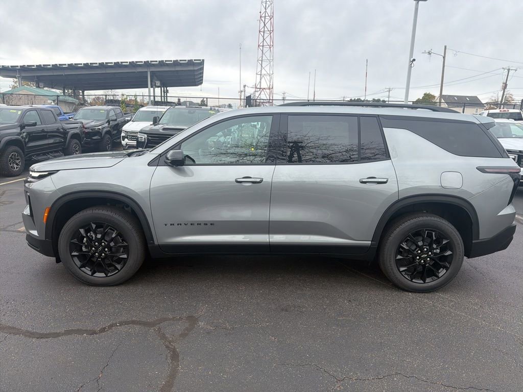 New 2026 Chevrolet Traverse LT w/ Midnight/Sport Edition image 3