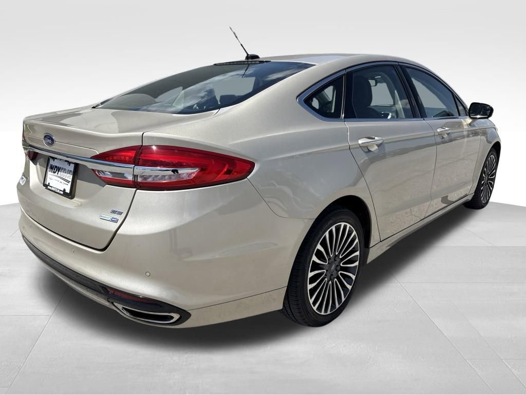 Used 2017 Ford Fusion SE w/ Fusion SE Technology Package AWD/4WD image 4