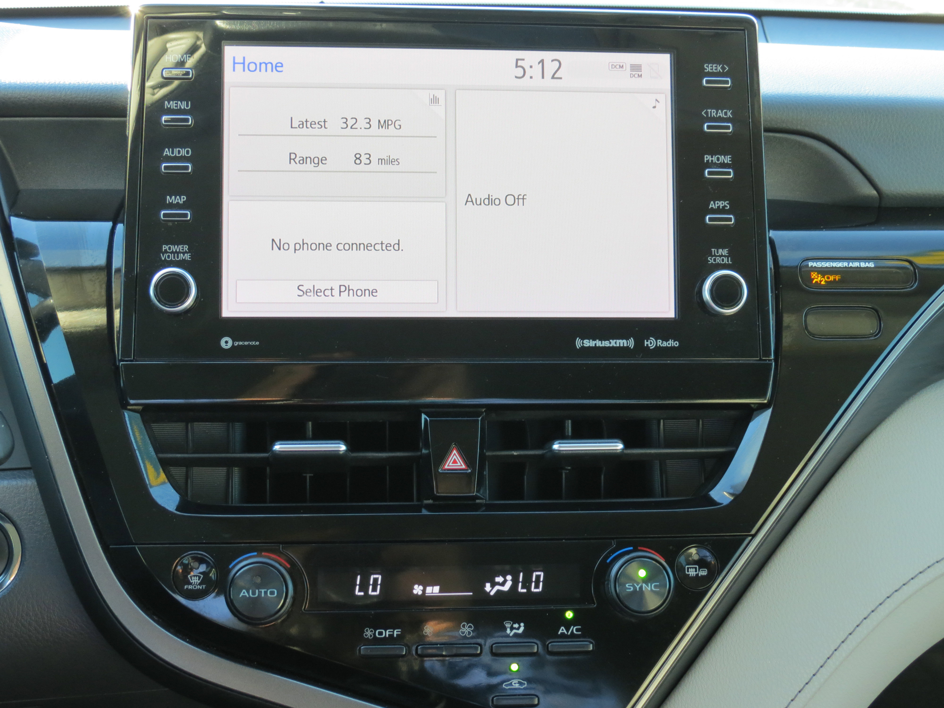 Used 2022 Toyota Camry XLE image 15