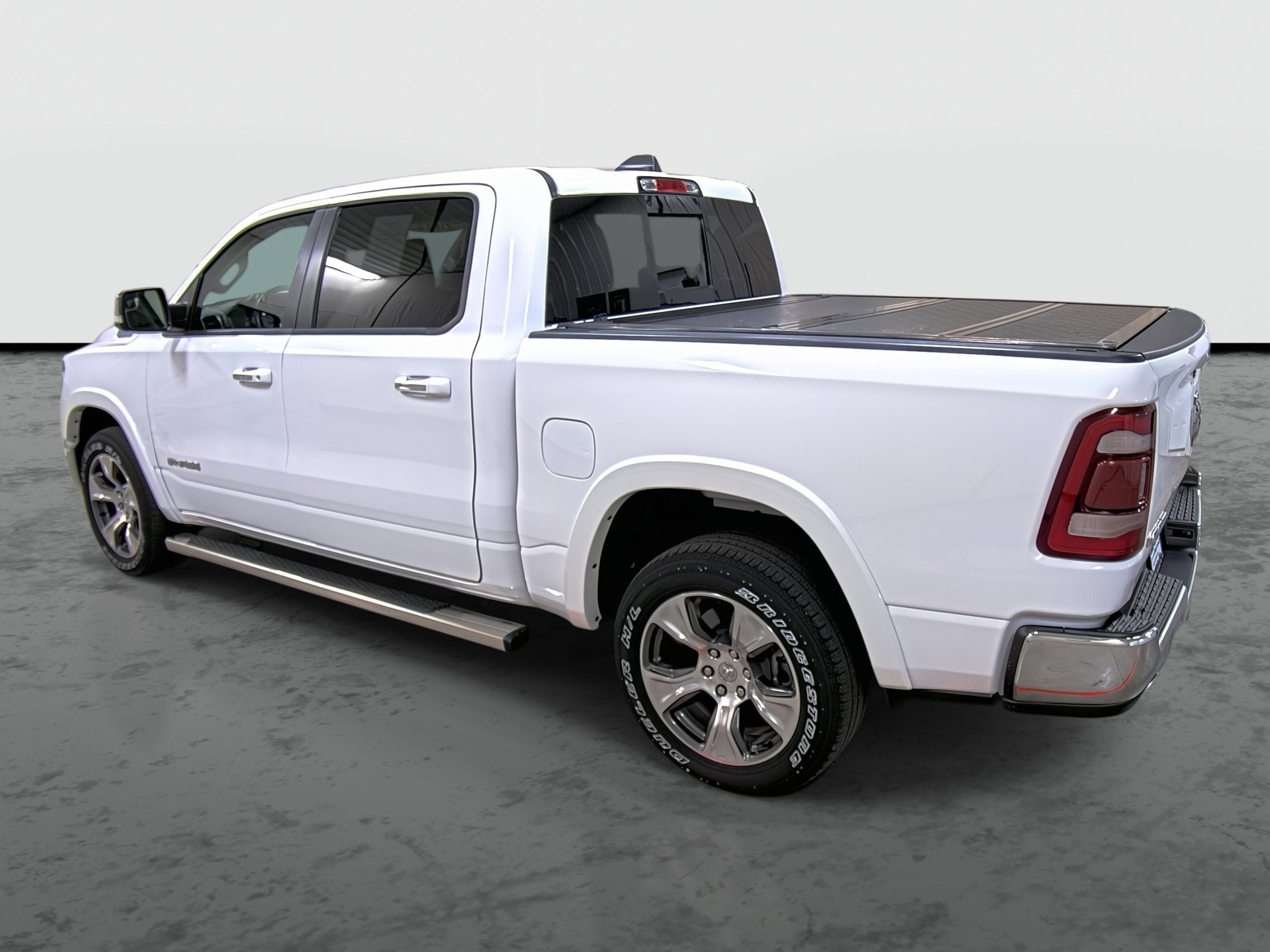 Used 2022 RAM 1500 Laramie AWD/4WD image 2