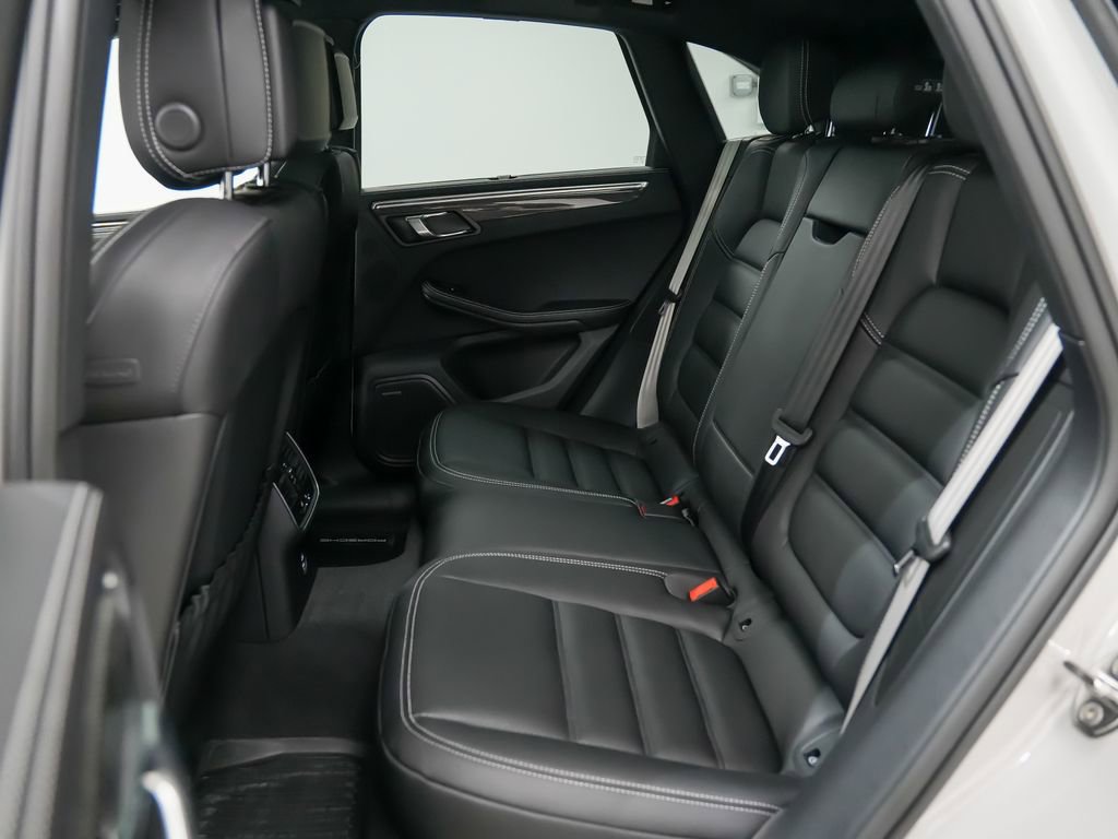 New 2026 Porsche Macan GTS AWD/4WD image 18