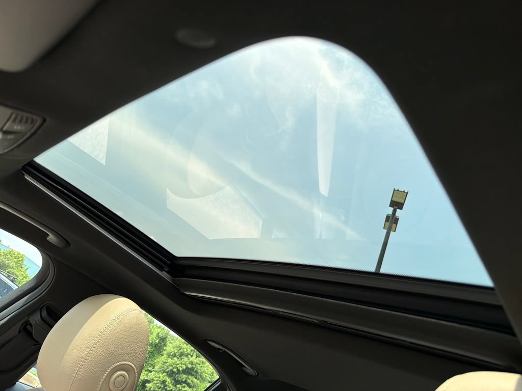 Used 2019 Mercedes-Benz C 300 Sedan image 32