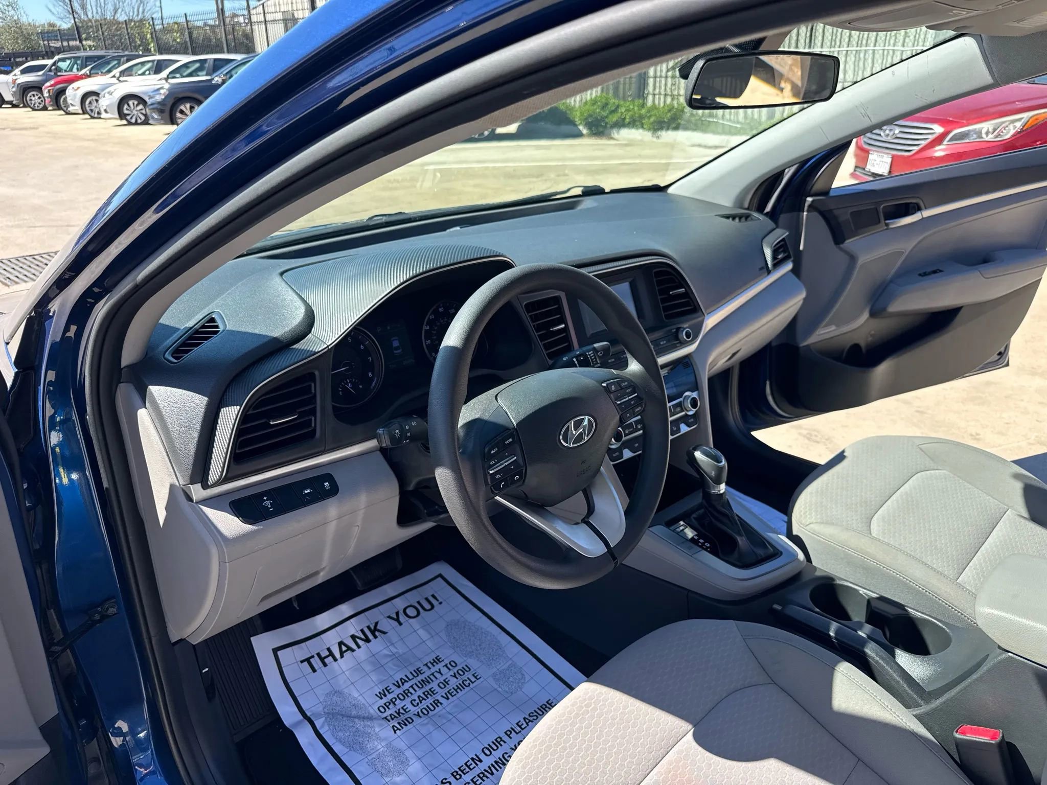 Used 2020 Hyundai Elantra SE image 25