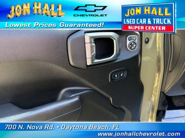 Used 2025 Jeep Gladiator Mojave w/ Convenience Group AWD/4WD image 22