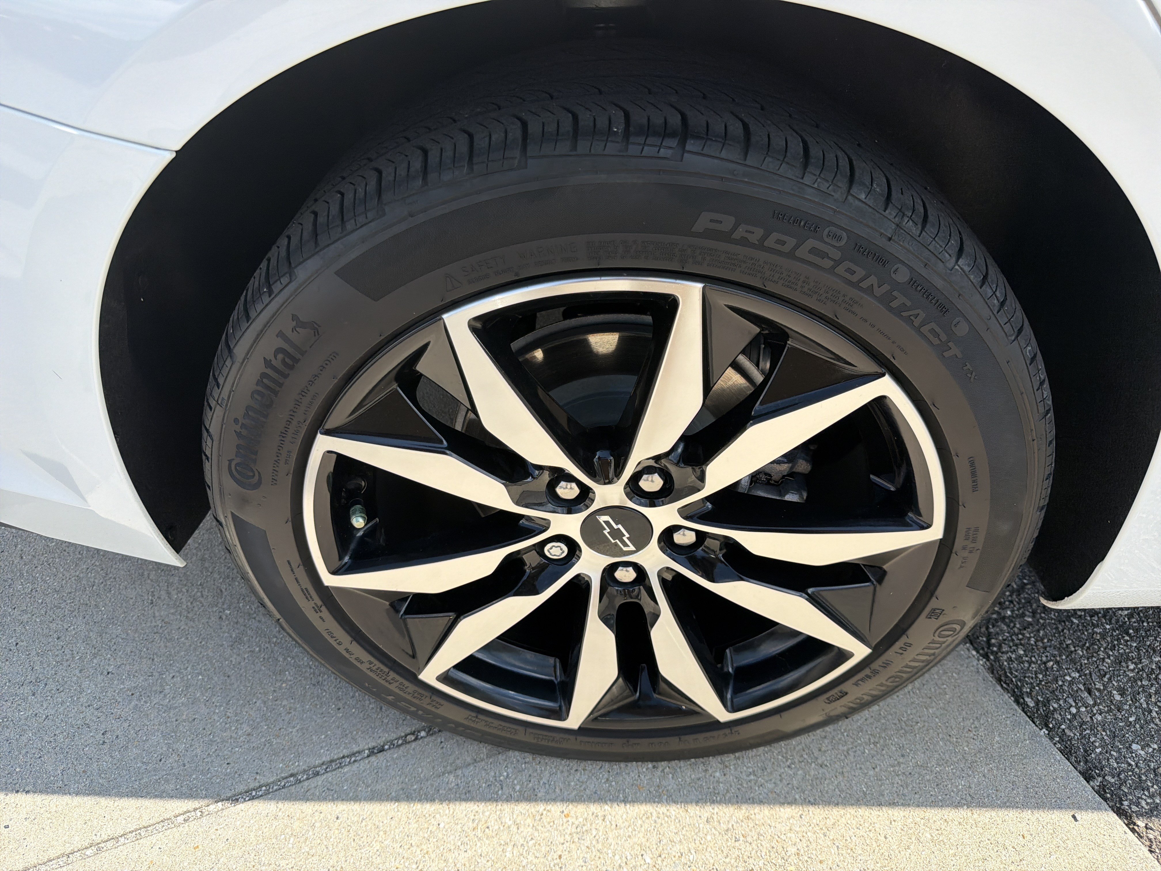 Used 2024 Chevrolet Malibu RS FWD image 28