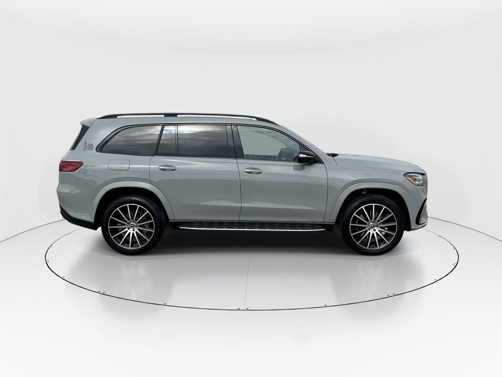Used 2024 Mercedes-Benz GLS 580 4MATIC image 9