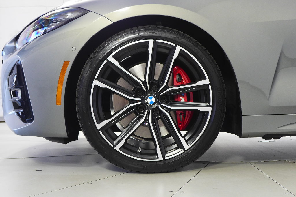 Used 2024 BMW 430i Coupe w/ M Sport Package RWD image 5