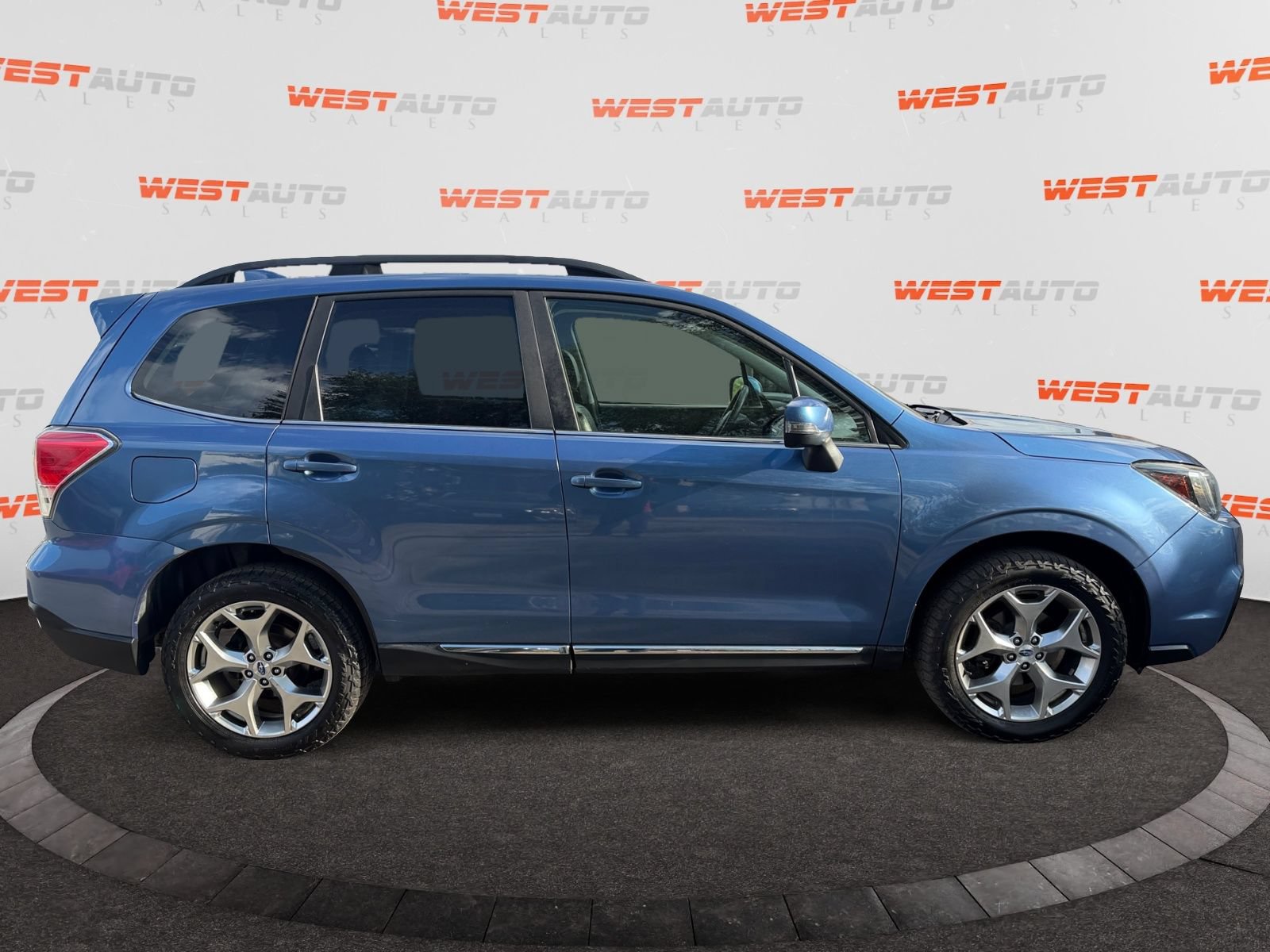 Used 2018 Subaru Forester 2.5i Touring w/ Popular Package #2 AWD/4WD image 6