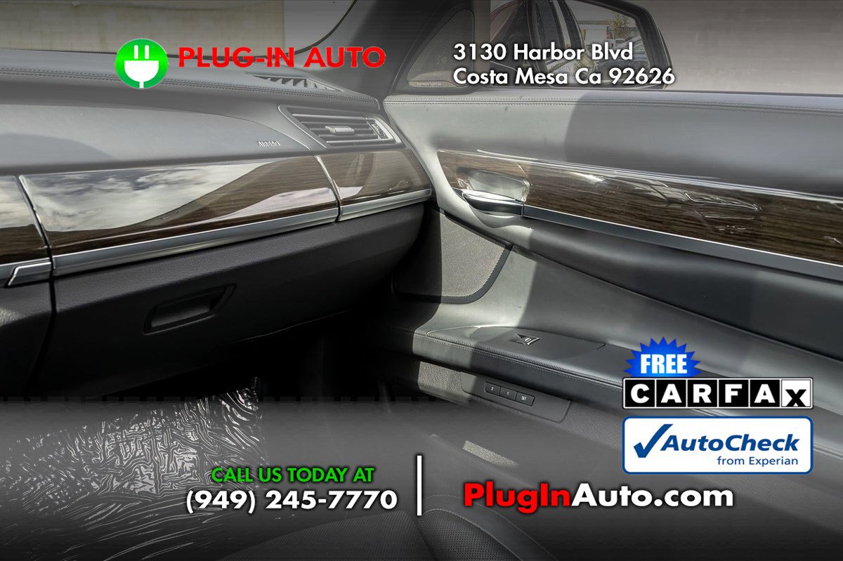 Used 2015 BMW 750i image 17