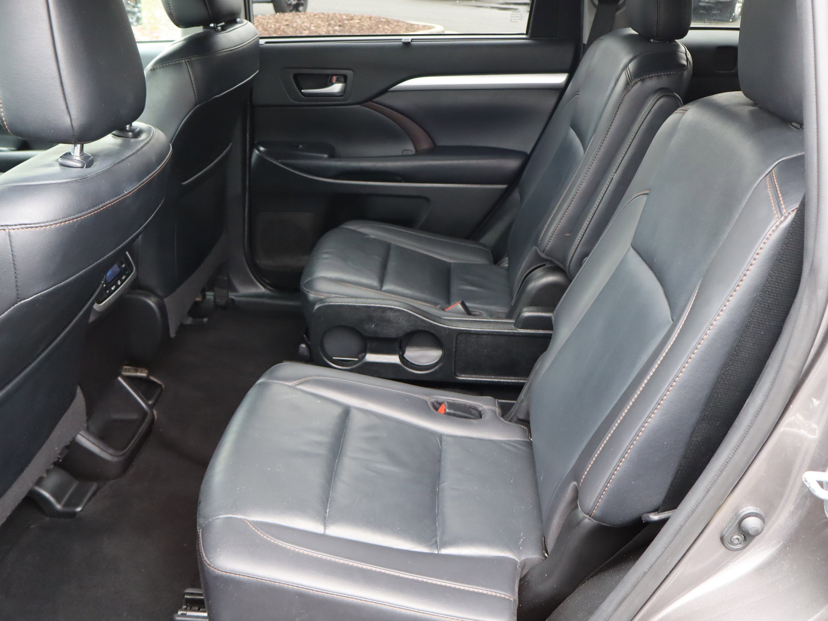 Used 2019 Toyota Highlander XLE image 31