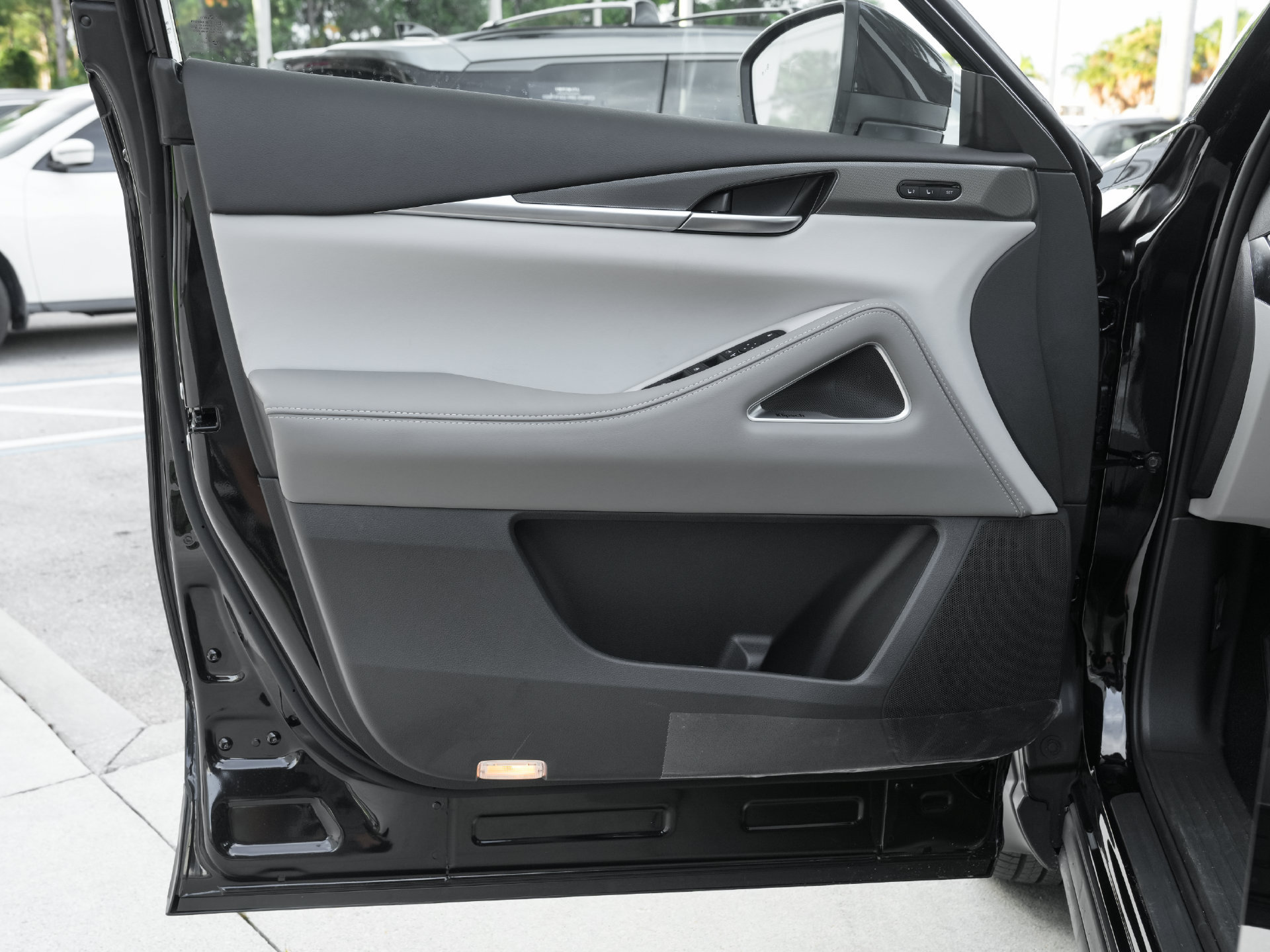 New 2027 INFINITI QX60 Luxe FWD image 27